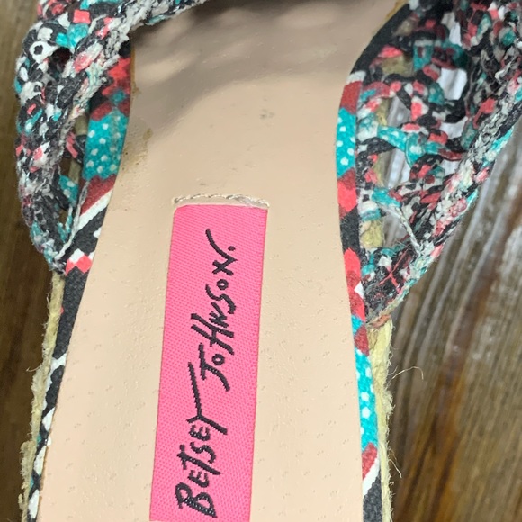 Betsey Johnson "Beckeyy" - 5.5" Wedges - Aztec Print - Women's Size 8 (NWT) - Picture 11 of 16